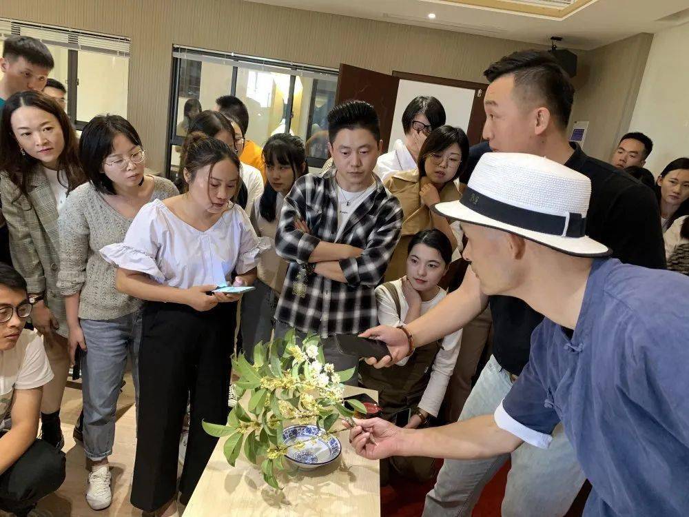 
多图＋视频→当“网红大V”遇见水东古镇……_MK电竞(图10)