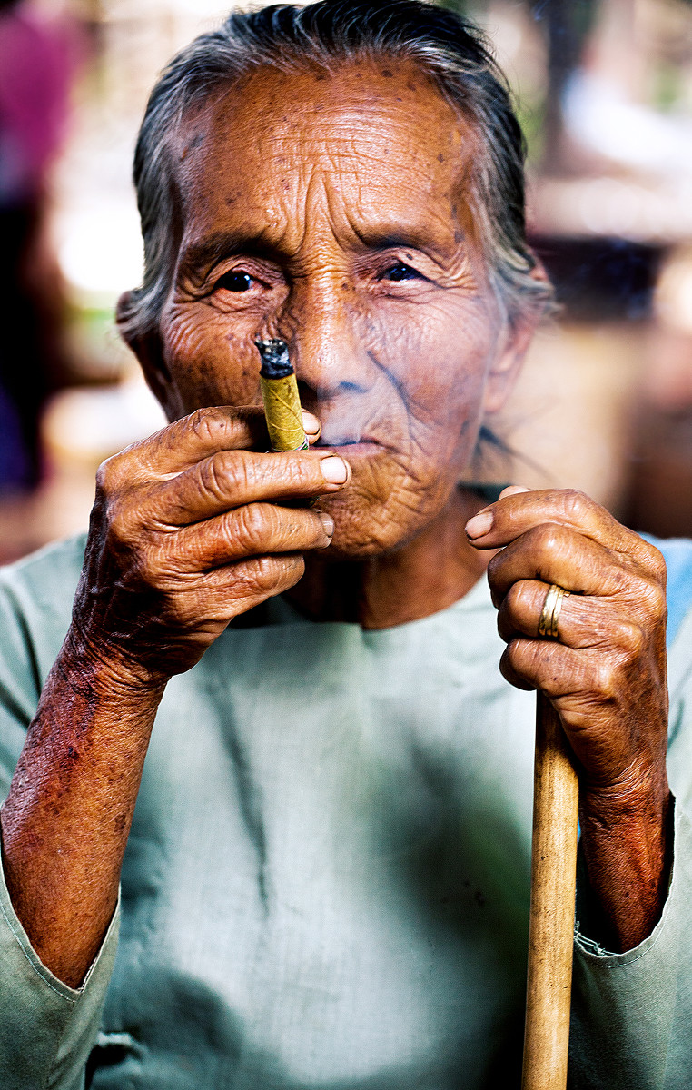 MK电竞_沪指午盘跌破3300点：行情剧烈波动 上车还是下车？